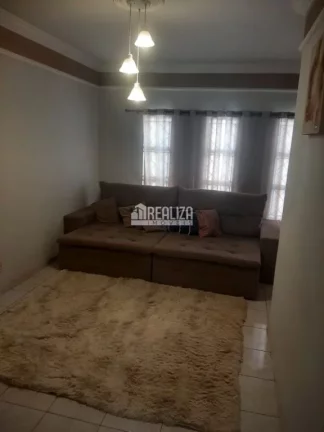 Imagem Casa à venda no bairro Residencial Palmeiras, Uberaba - 3 dormitórios e 4 garagens