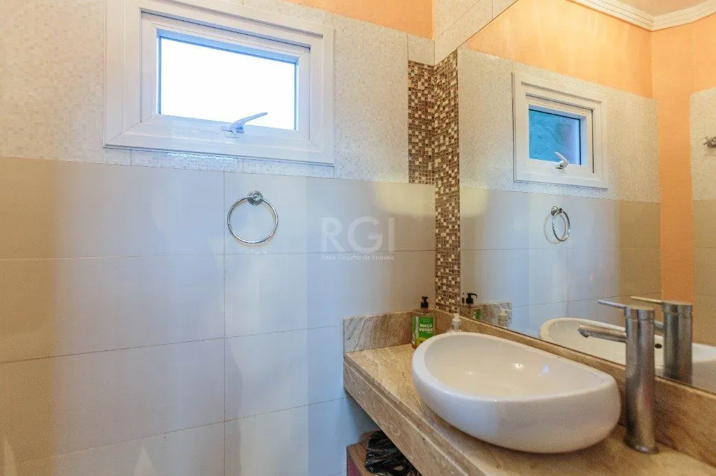 Imagem Casa de 498m², bairro Teresópolis