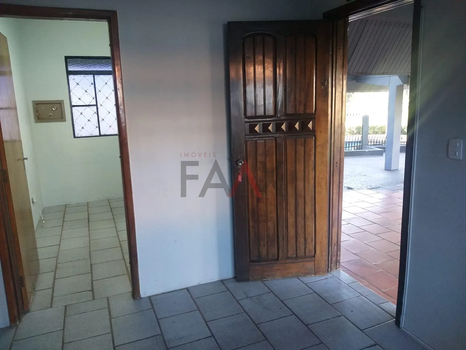 Imagem Sala comercial ao Lado do GRESGA em frente a Av. Manoel Ribas em GUARAPUAVA