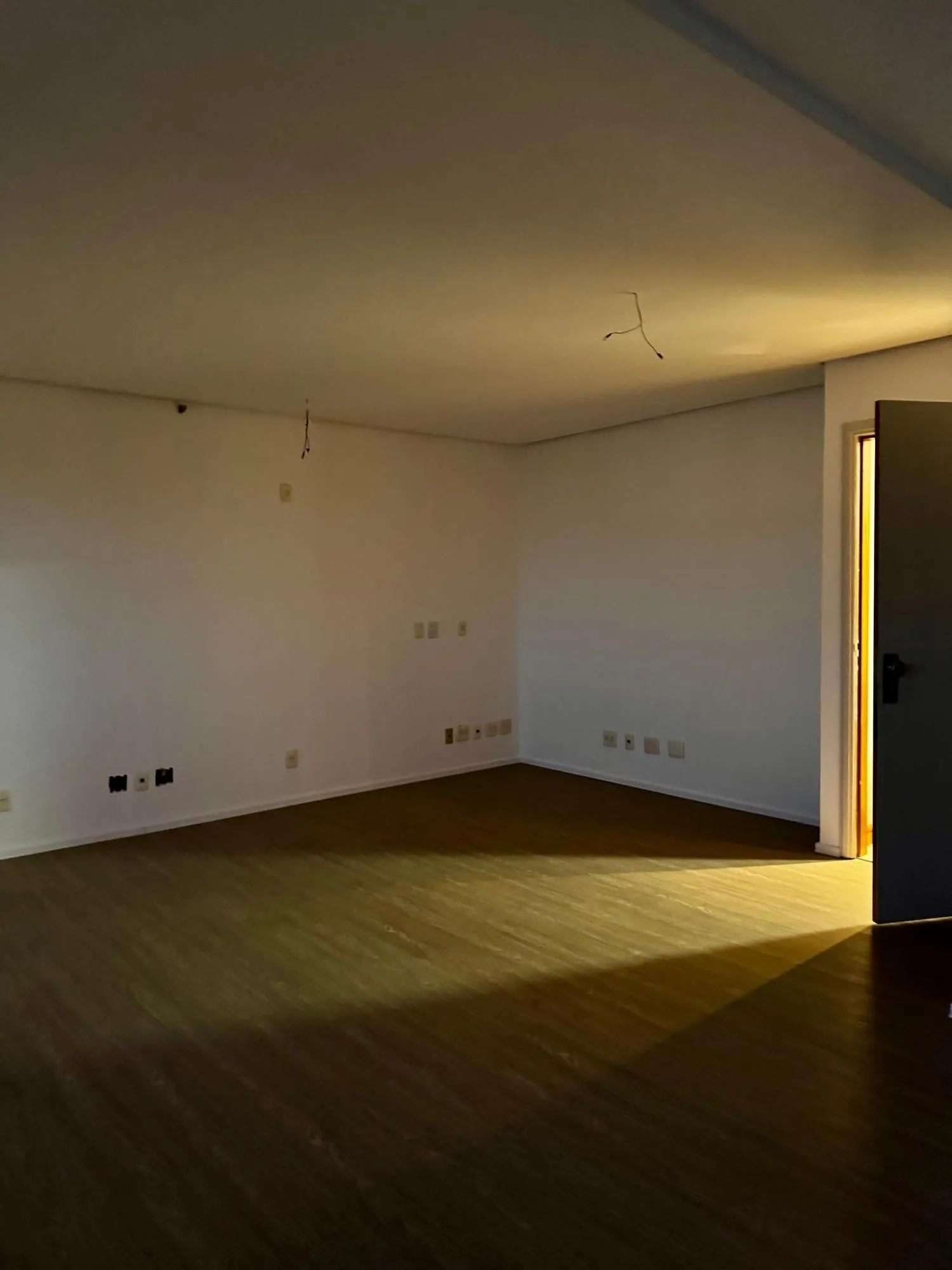 Imagem Sala Comercial para Locação - Av. Borges de Medeiros, 2105