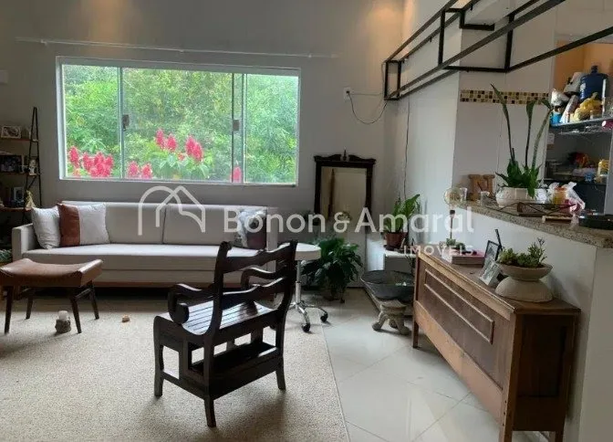 Imagem Casa Espaçosa com Piscina e Energia Solar no Condomínio Tabatinga - Valinhos