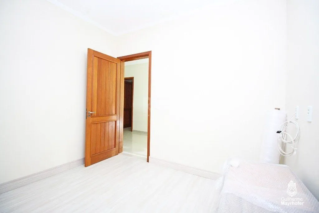Imagem Casa para Venda - 246m², 3 dormitórios, sendo 2 suites, 3 vagas - Vila Ipiranga