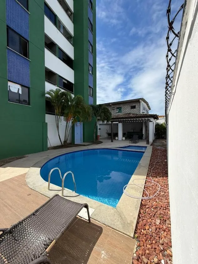 Foto do imóvel Apartamento Vizinho Atacadão de Lauro de Freitas, Entrada de Lauro 2/4 com suite - Bem Localizado em Av. Gerino de Souza Filho