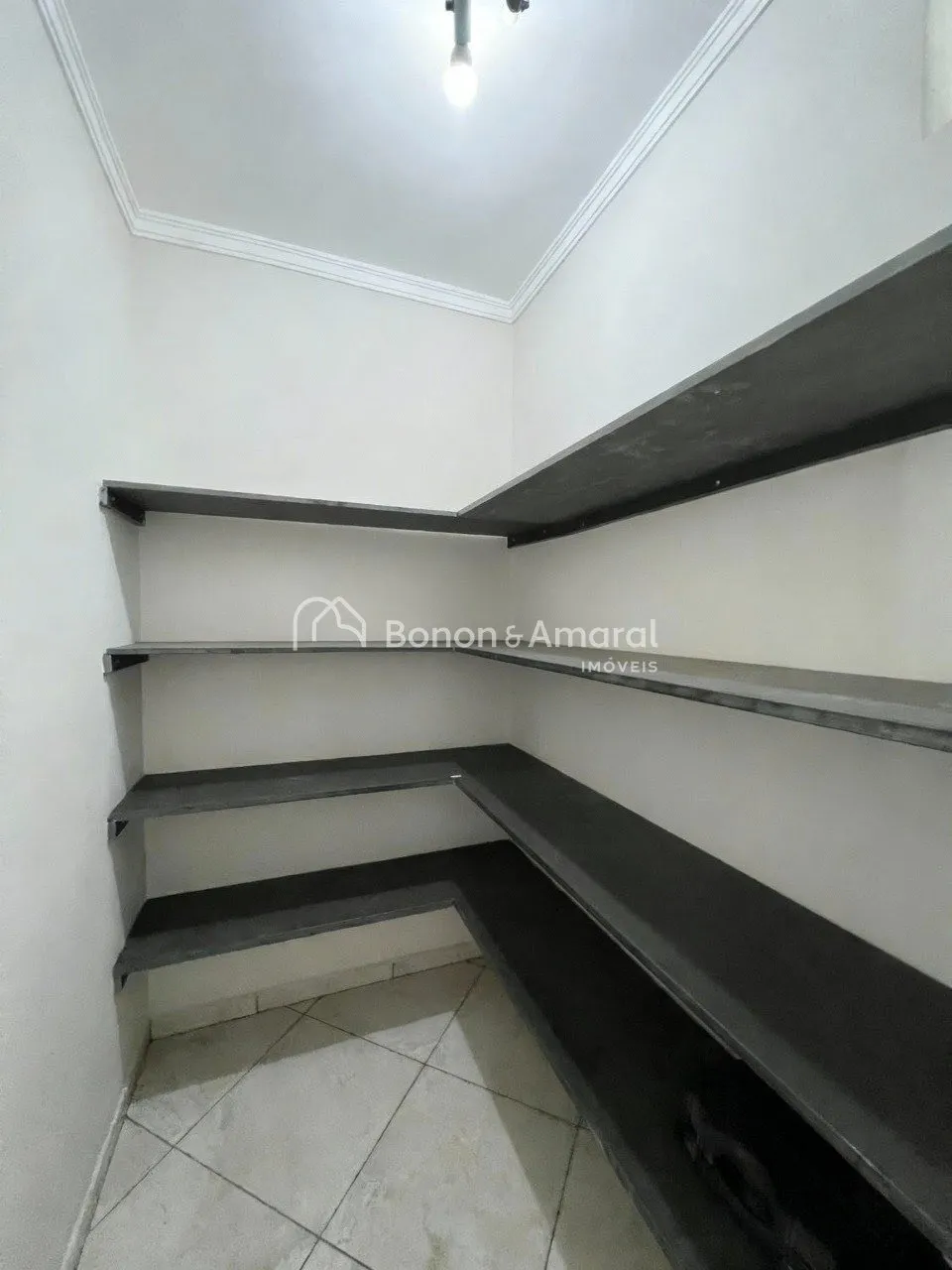 Imagem Sobrado à venda no Condomínio Canterville - Valinhos