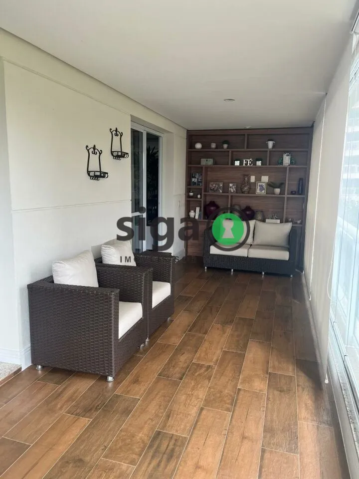 Imagem Apto à Venda com 200m², 3 suites, 4 vagas, mobiliado, no Panamby