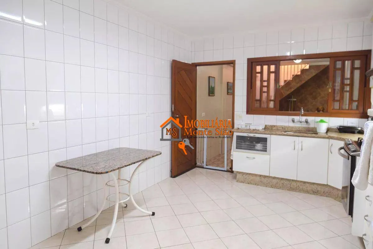 Imagem Casa com 3 dormitórios à venda, 202 m² por R$ 800.000,00 - Vila Augusta - Guarulhos/SP