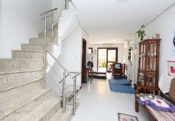 Imagem Casa para Venda - 180m², 3 dormitórios, sendo 3 suites, 3 vagas - Hípica