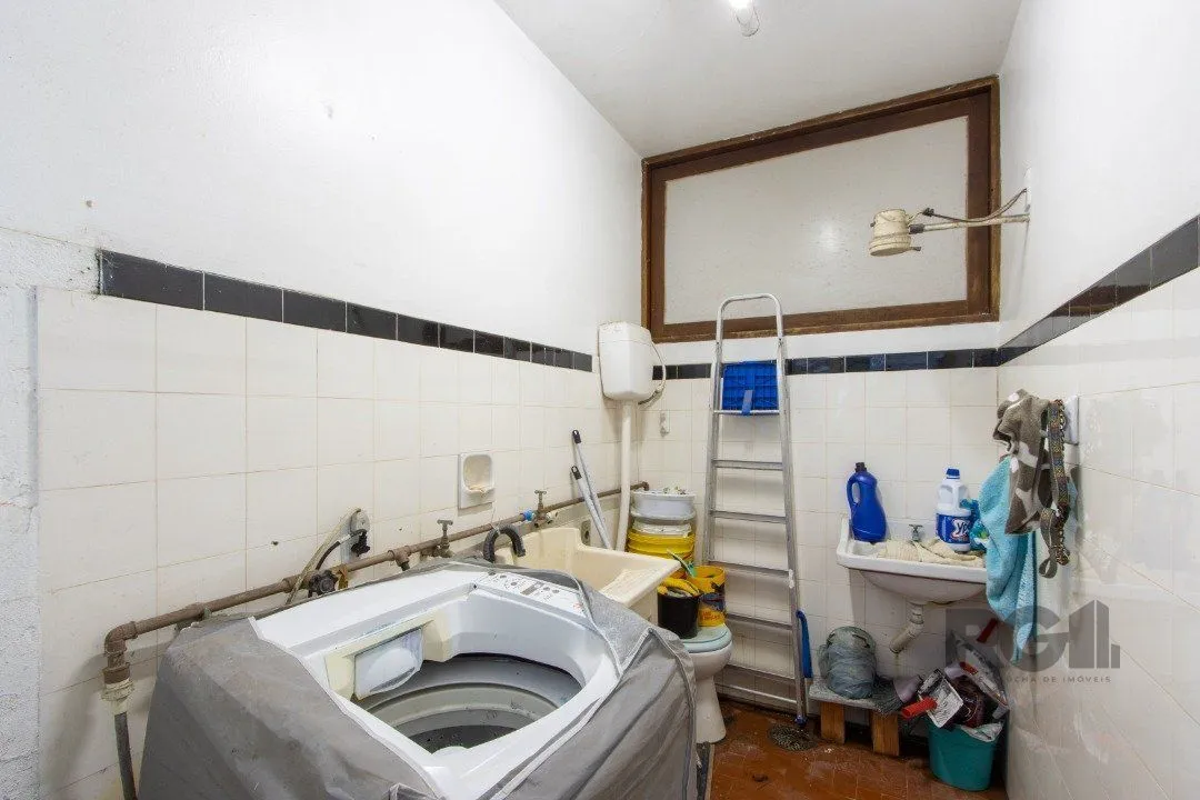 Imagem Casa em condomínio que possui 3 dormitórios, sendo 1suíte, lavabo, escritório, possibilidade de um 4 dormitório,