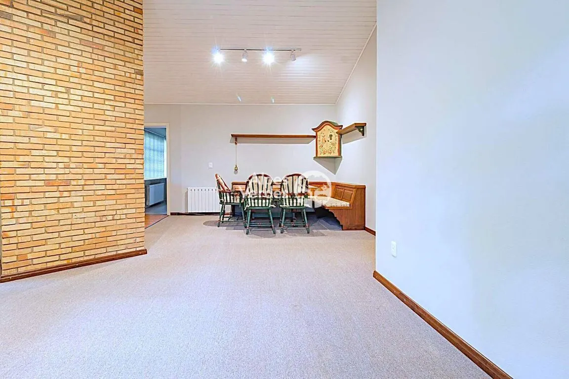 Imagem Vende-se Casa na Vila Suzana, com 03 dormitórios