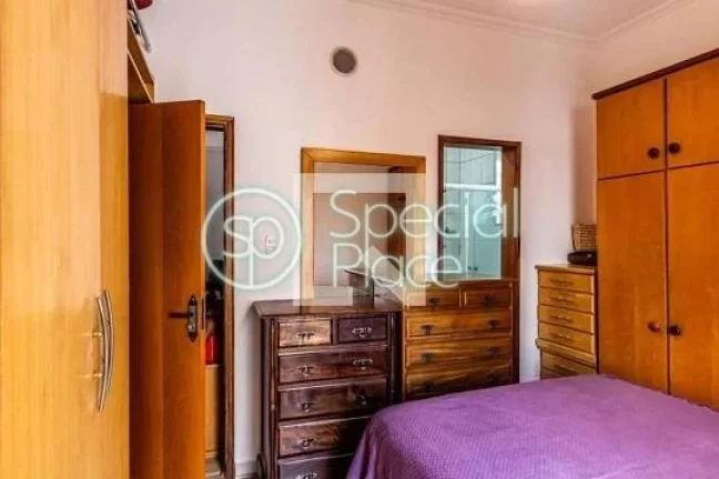 Imagem São 115m² de área privativa, dois dormitórios ( 1 suíte ) e 1 vaga na garagem. Living espaçoso...