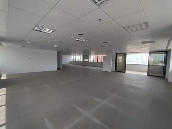 Imagem Conjunto Comercial de Alto Padrão com 8 Vagas de Garagem na Barra Funda, São Paulo-SP: Imperdível!