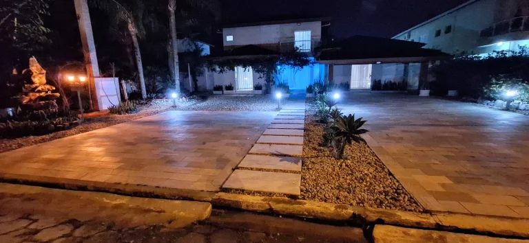 Imagem IMOVEL ESPETACULAR EM CONDOMINIO FECHADO COM TODA SEGURANÇA