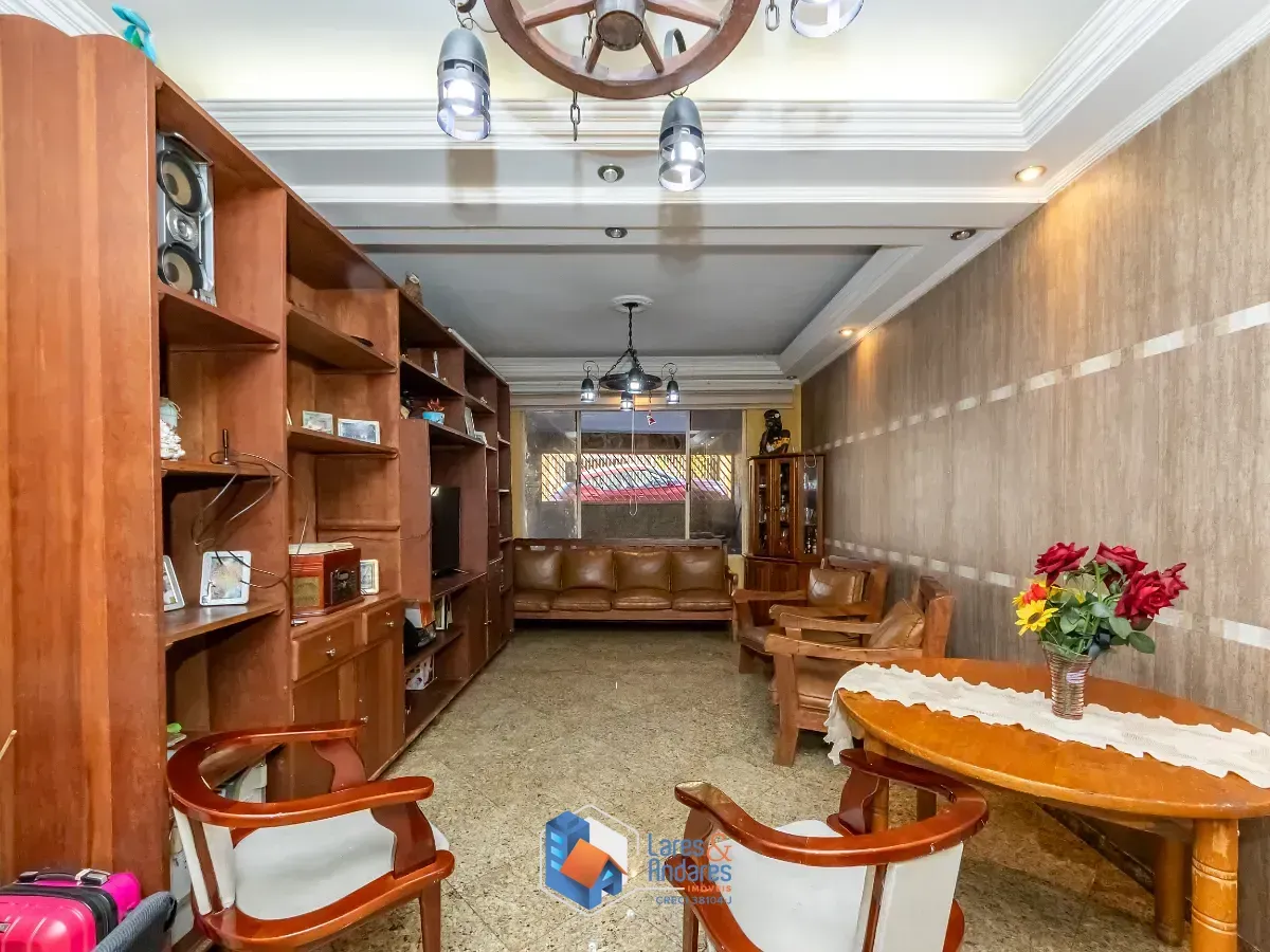 Imagem Sobrado para venda em Vila Gustavo com 3 quartos, sendo 3 suítes, 325m²