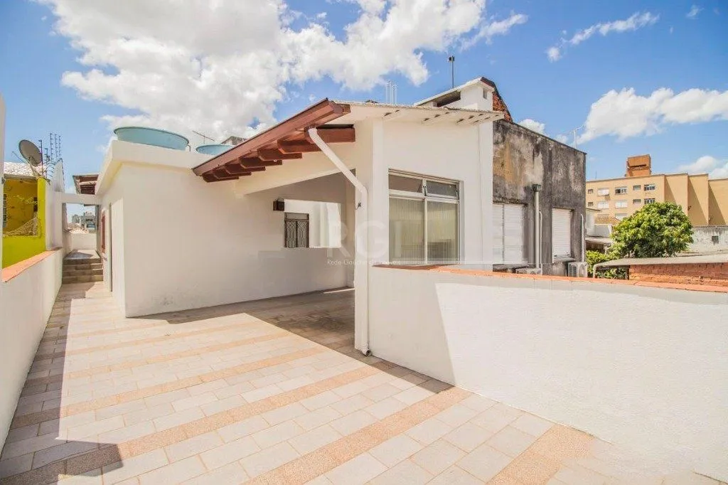Imagem Casa para Venda - 440m², 3 dormitórios, sendo 2 suites, 2 vagas - Cidade Baixa