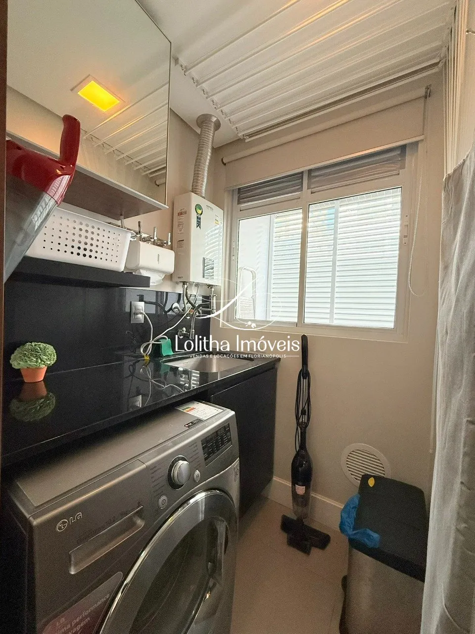 Imagem APARTAMENTO STUDIO À VENDA NO CENTRO DE FLORIANÓPOLIS/SC