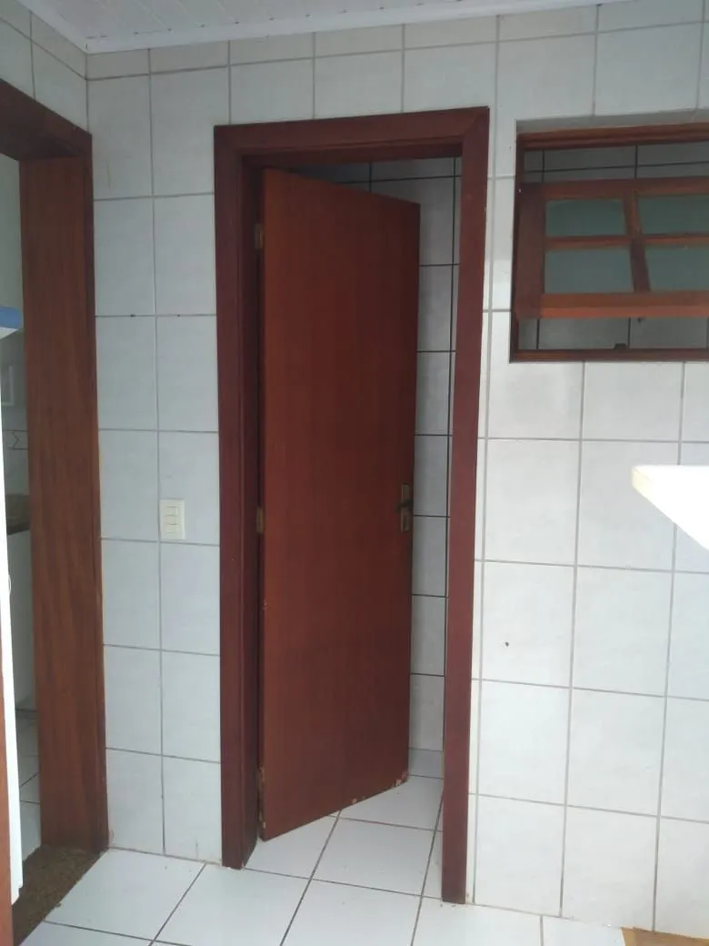 Imagem Casa em condomínio fechado com 94m2, 3 dormitórios no bairro Camaquã.