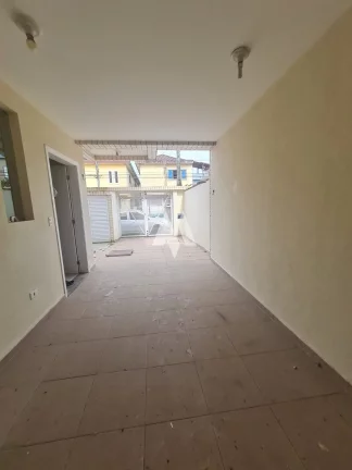 Imagem Sobrado Triplex , Recém Construído, 2 suítes , 2 vagas de garagem , Quintal e no Valor justo!
