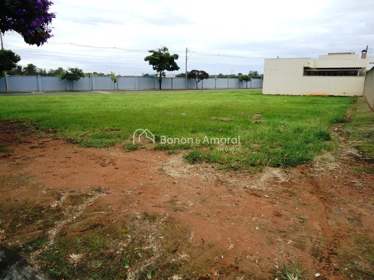 Imagem Terreno à venda em condomínio em Paulínia, 300 m2, plano, ótima localização. Aguardando a construção de sua casa.Lazer e segurança!