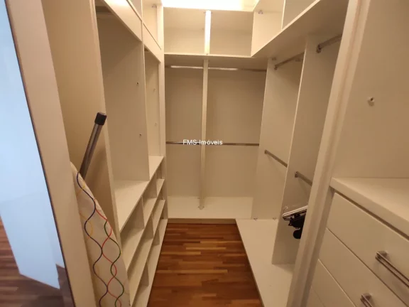 Imagem Apartamento para locação em Moema, 1 suíte, 1 banheiro, 2 vagas de garagem.