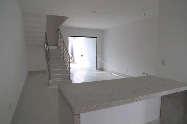 Imagem Oportunidade Única! Casa de 3 suítes sendo uma Master com closet e Acabamento Diferenciado em Colina de Laranjeiras