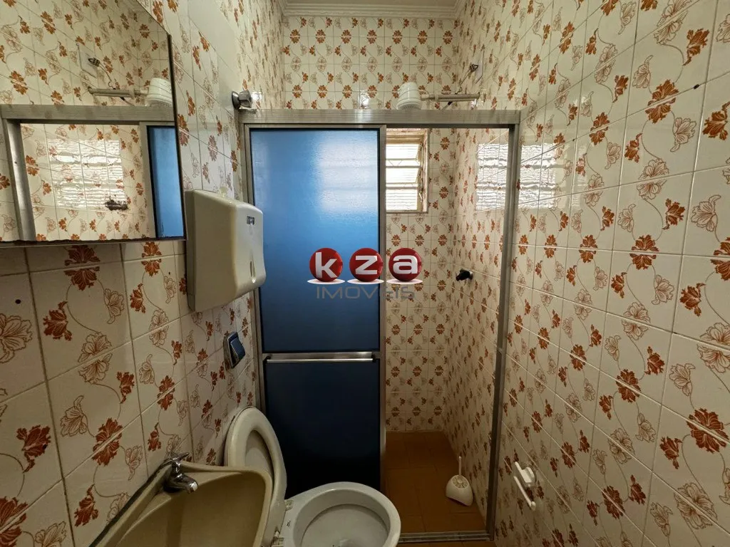 Imagem Imperdível oportunidade: Casa comercial de 3 quartos, 1 suíte, 3 salas, 3 banheiros e 2 vagas em Vinhedo-SP, Centro.
