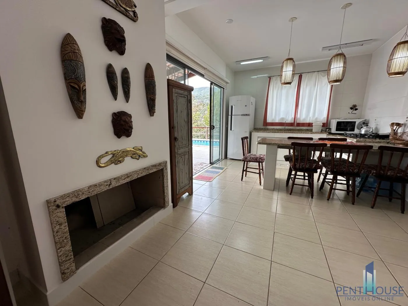 Imagem Casa para Venda em Garopaba, CAPÃO, 2 dormitórios, 2 suítes, 3 banheiros, 2 vagas