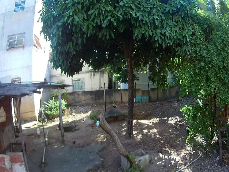 Imagem Carapina, Excelente imóvel e com localização privilegiada, área total 510,40 m², próximo a antiga Rinha de galo de carapina, exatamente na Rua Constante Nery. Terreno possui uma excelente area nos fundos propício para depósitos de material de construção,