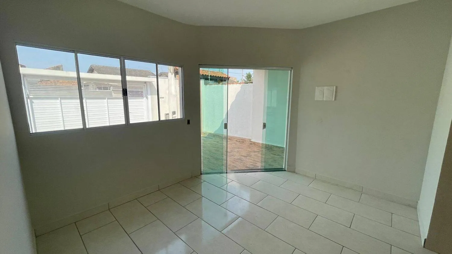 Imagem CASA NOVA 3 DORM COM PISCINA LADO PRAIA EM ITANHAEM