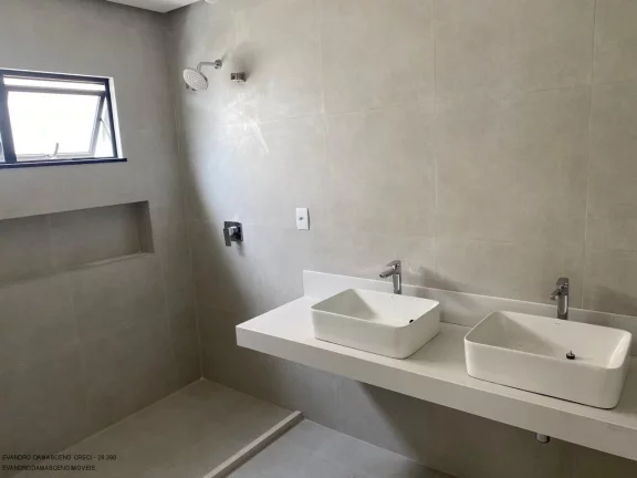 Imagem Venda de Casa em Condomínio de Luxo em Buraquinho, Lauro de Freitas-BA: 4 quartos, 4 suítes, 2 salas, 1 banheiro, 2 vagas, 295m².