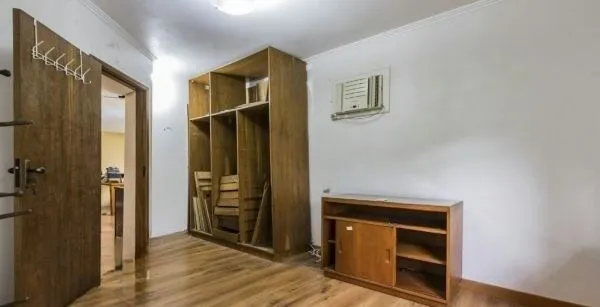 Imagem Casa sobrado no bairro Auxiliadora de 5 dormitórios e 4 vagas