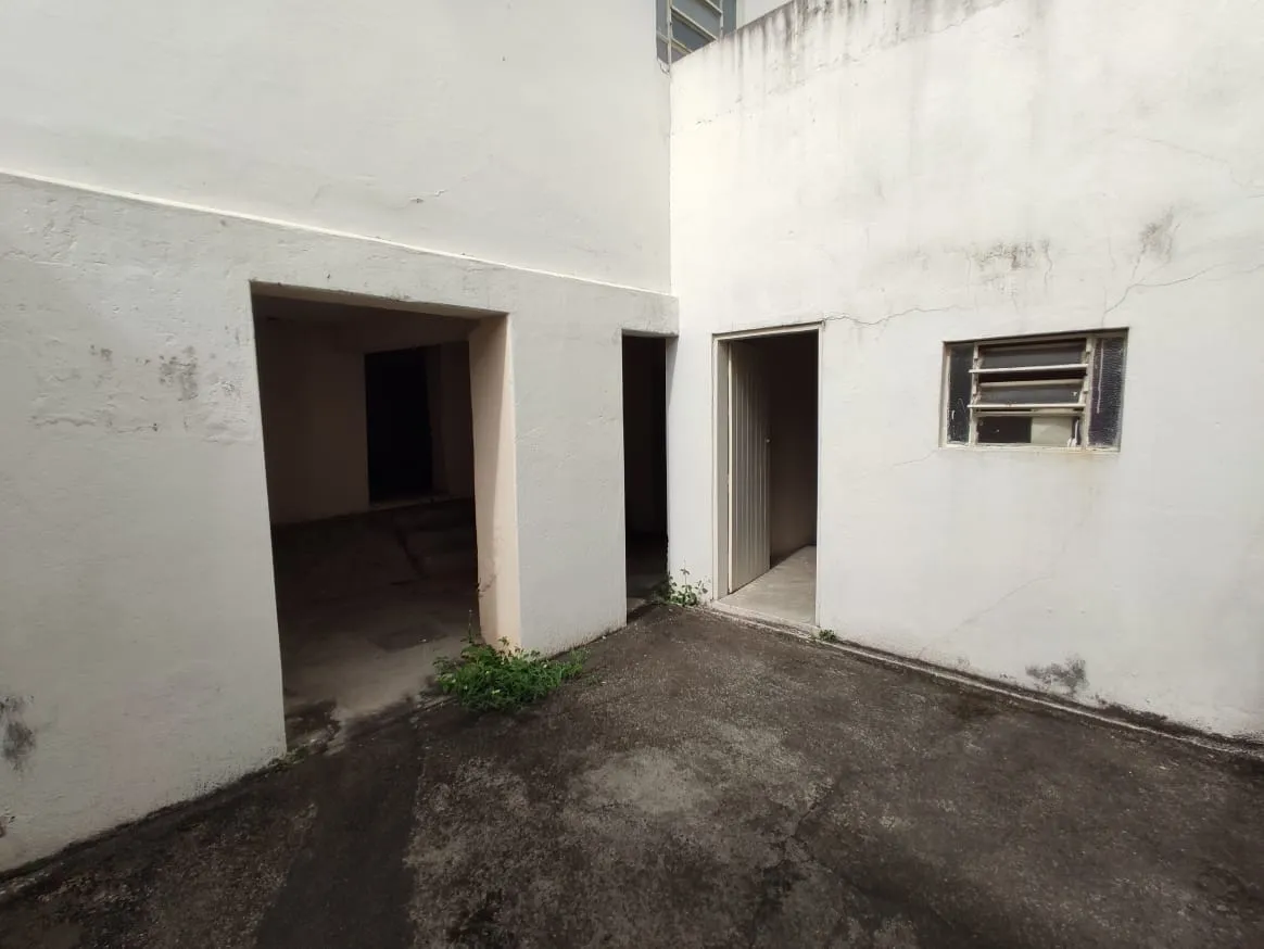 Imagem Casa à venda 2 Quartos, 1 Vaga, 250M², Centro, Taubaté - SP