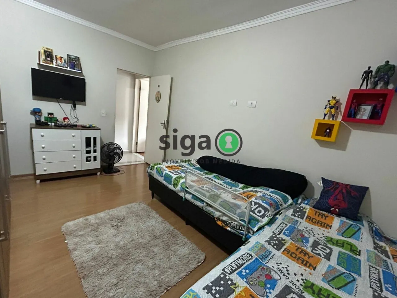 Imagem Linda Casa á venda em Laranjeiras - Casa grande, 4 cagas de garagem e 2 quartos