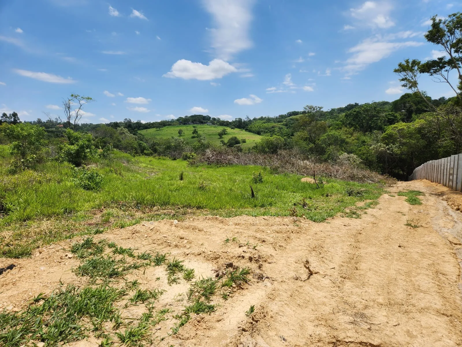 Imagem Terreno em loteamento em Araçoiaba