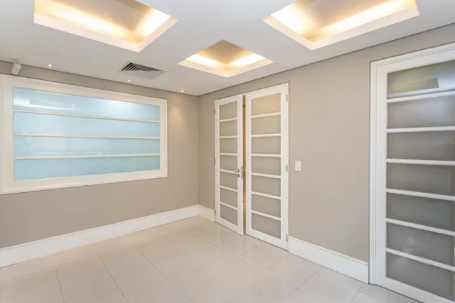 Imagem Sala para venda no bairro Moinhos de Vento em Porto Alegre