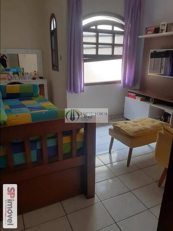 Imagem Sobrado com 3 dormitorios 3 suites 3 vagas de garagem no Jardim Imperador.