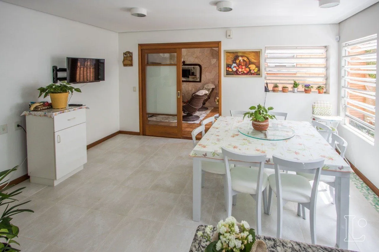 Imagem Casa para Venda - 416.89m², 4 dormitórios, sendo 1 suites, 5 vagas - Tristeza