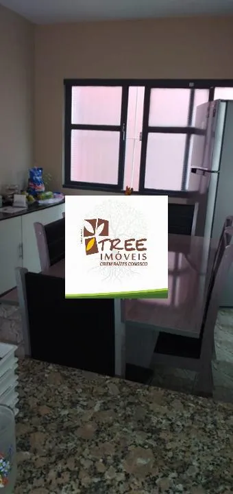 Imagem VENDA DE SOBRADO NO JARDIM RINCÃO, EM ARUJÁ/SP, 411m² com 2 suítes, ar-condicionado, sala 2 ambientes, piscina, churrasqueira e 2 vagas. CONSULTE-NOS.