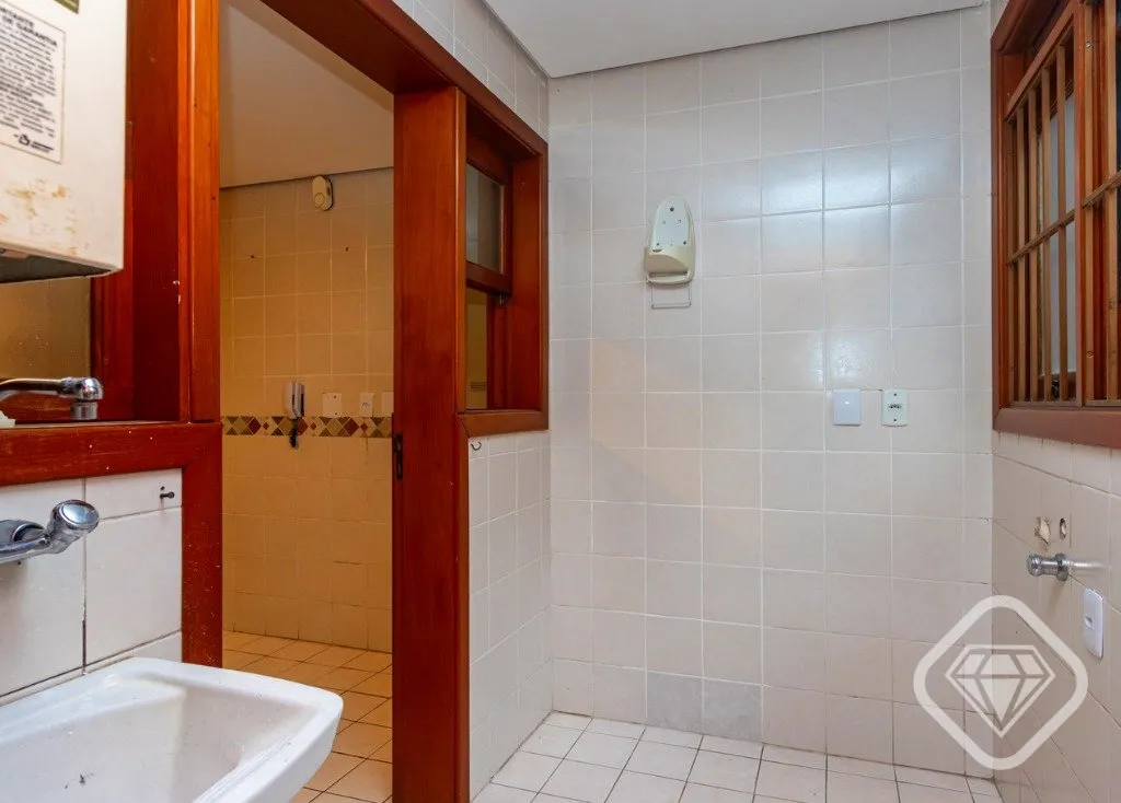 Imagem Apartamento térreo amplo, com pátio exclusivo e sacadão com churrasqueira em Ipanema, próximo à...
