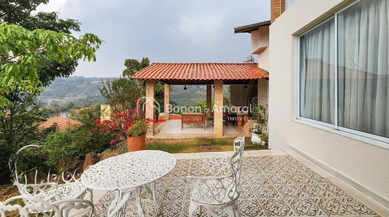Imagem "Exclusiva Casa de Alto Padrão no Residencial Moinho de Vento - Valinhos/SP com Vista Deslumbrante"