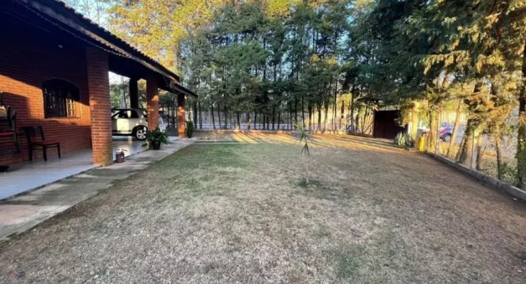Imagem Casa à venda em Jundiaí-SP, Bairro Caxambu: 3 quartos, 1 suíte, 1 sala, 1 banheiro, 5 vagas de garagem, 200m² de área. Aproveite!