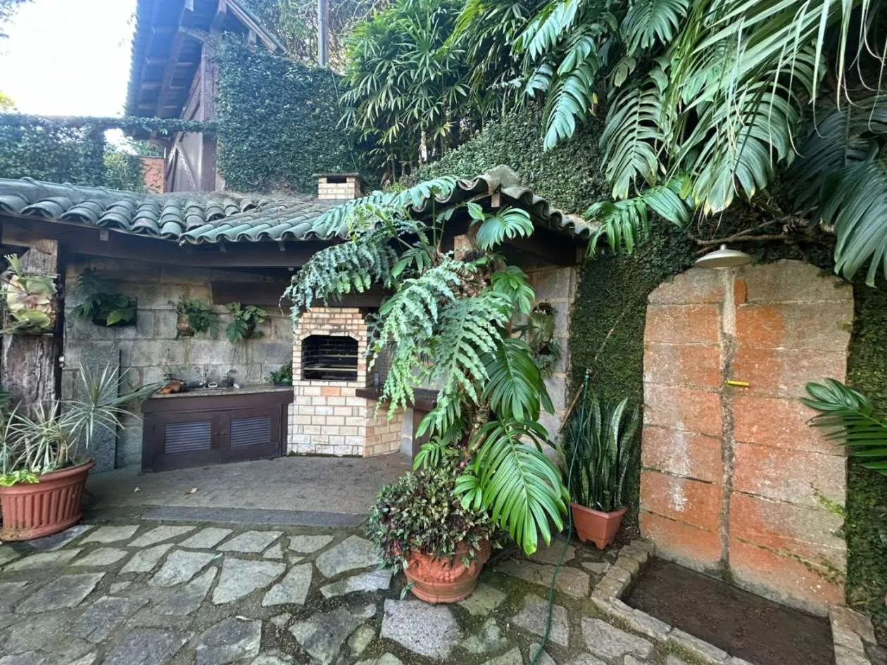 Imagem Casa para Venda em Petrópolis / RJ no bairro Itaipava