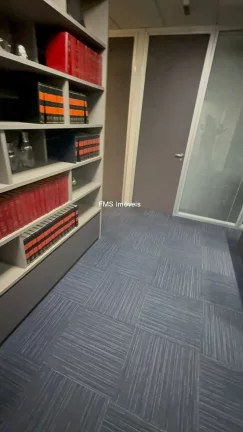 Imagem Aluguel de Conjunto mobiliado na Barra Funda, São Paulo-SP: 4 Banheiros, 8 Vagas, 323m² de Área