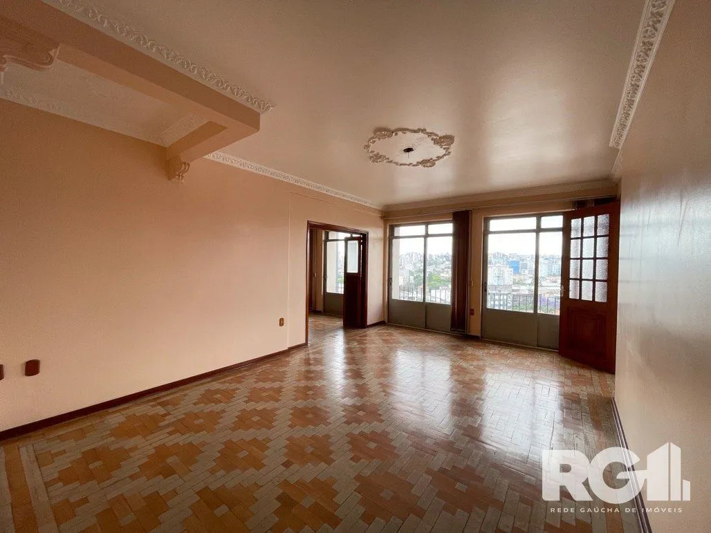 Imagem 303m2 Apartamento com 5 dormitórios no centro da capital.