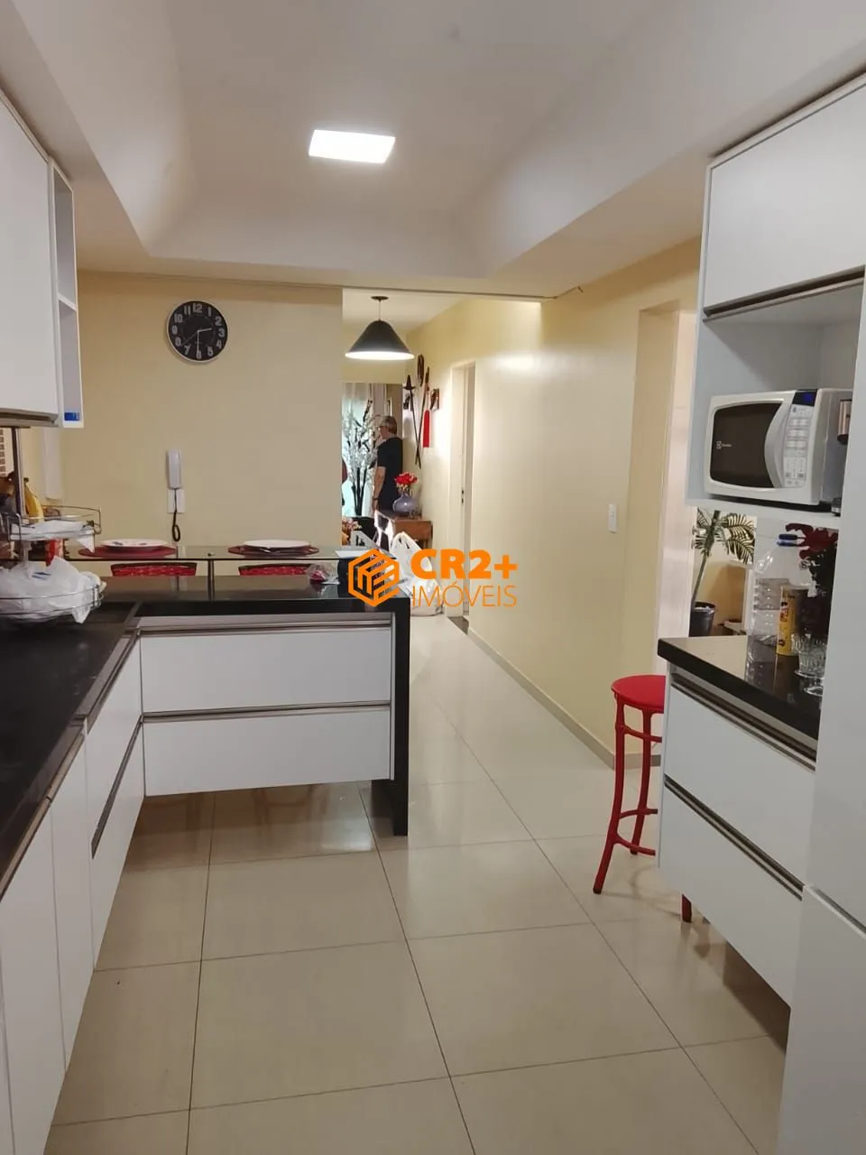 Imagem Vendo apartamento no bairro Mauricio de Nassau em Caruaru, porteira fechada.-135