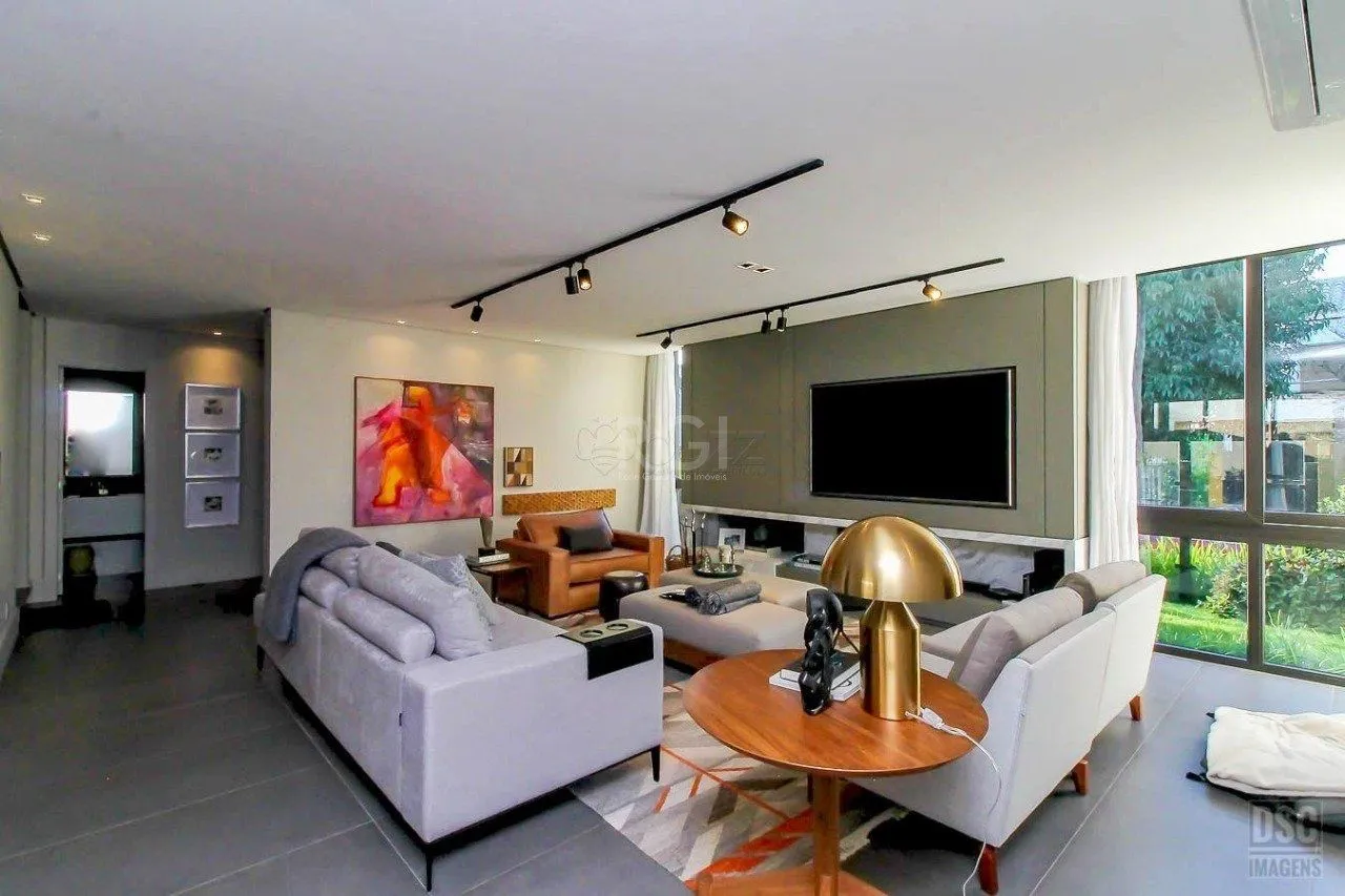 Imagem Casa para Venda - 238m², 3 dormitórios, sendo 3 suites, 6 vagas - Três Figueiras