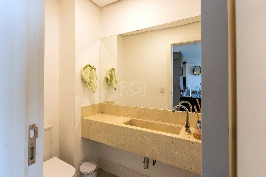Imagem Cobertura para Venda - 319.17m², 3 dormitórios, sendo 3 suites, 4 vagas - Cristal