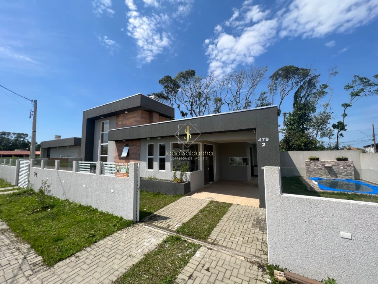 Imagem Casa com piscina para locação temporada em Guaratuba para 12 pessoas, (500 metros do mar)