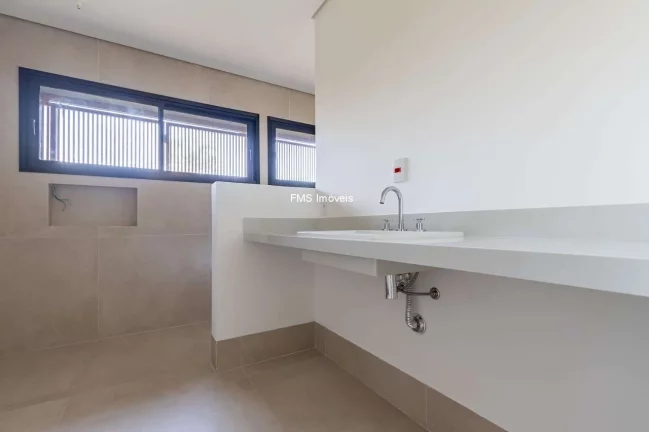 Imagem Casa em condomínio com 3 suítes.