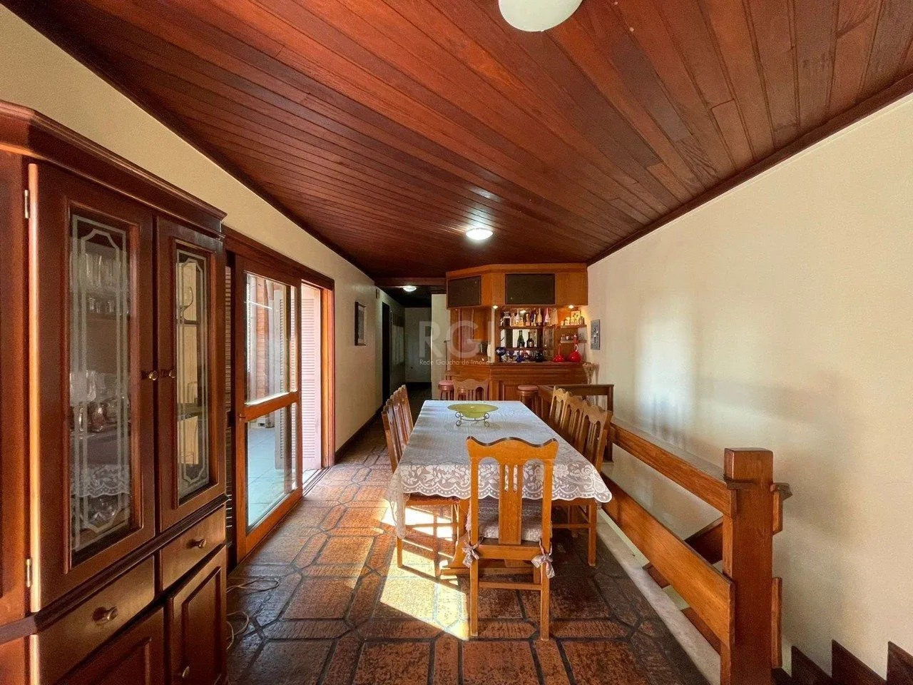 Imagem Cobertura a venda 5 Quartos, suíte e 2 vagas, no Bairro Menino Deus, Poa/RS