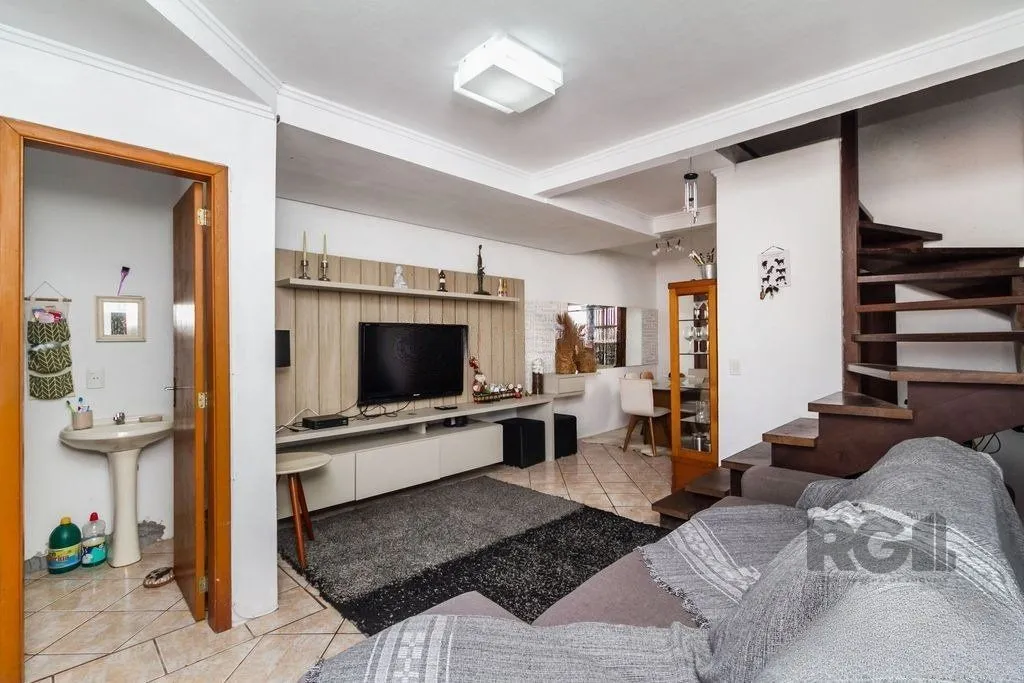 Imagem Casa de 117m² - 3 dormitórios e 1 vaga no bairro Hípica